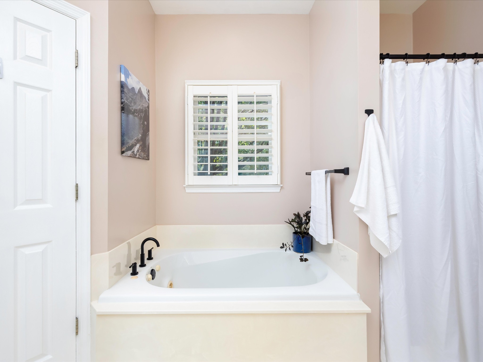 9725 Dogwood Drive Bon Aqua TN 37025
