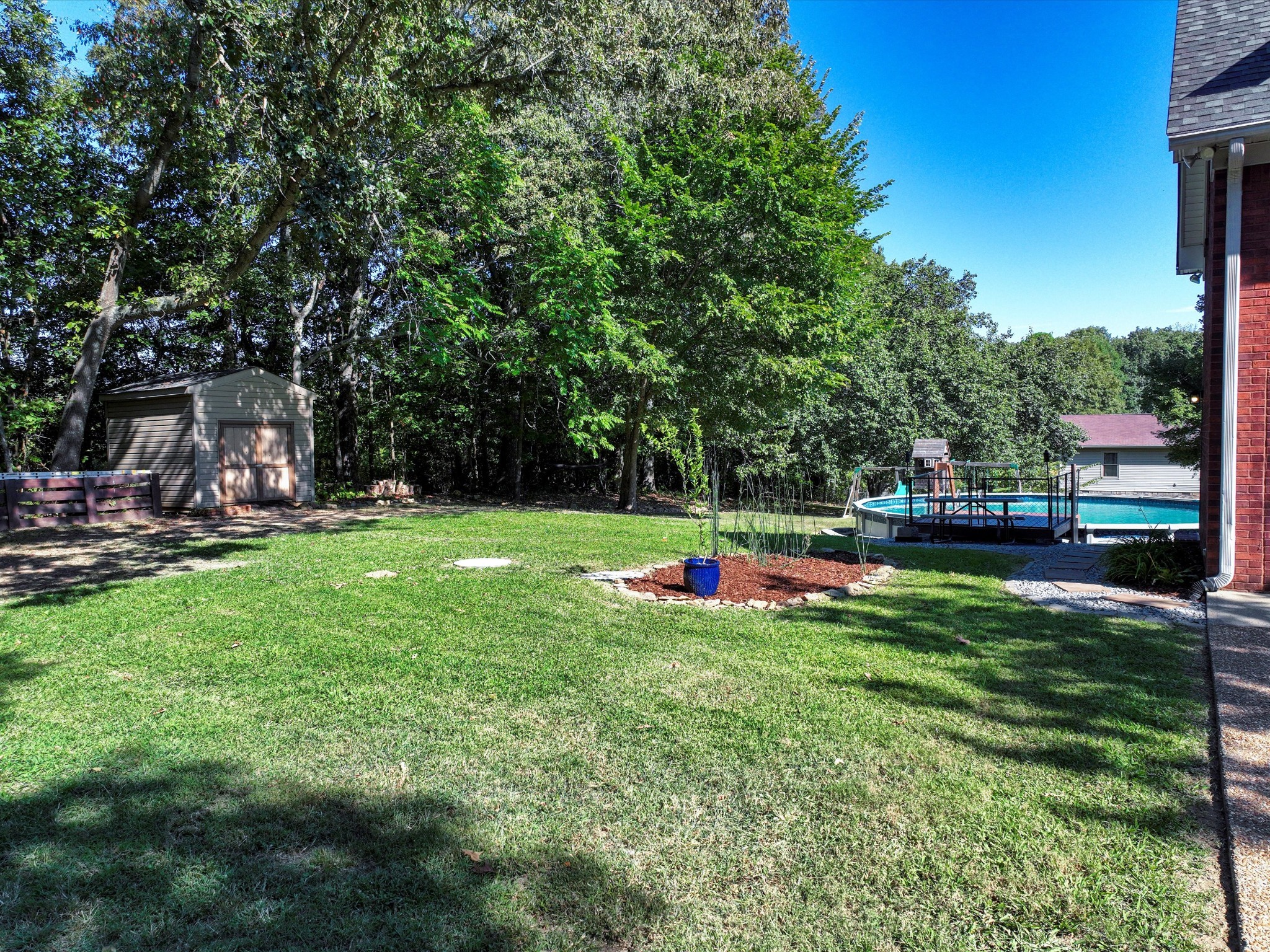 9725 Dogwood Drive Bon Aqua TN 37025