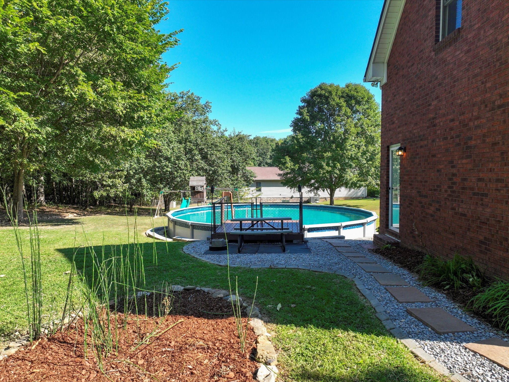 9725 Dogwood Drive Bon Aqua TN 37025