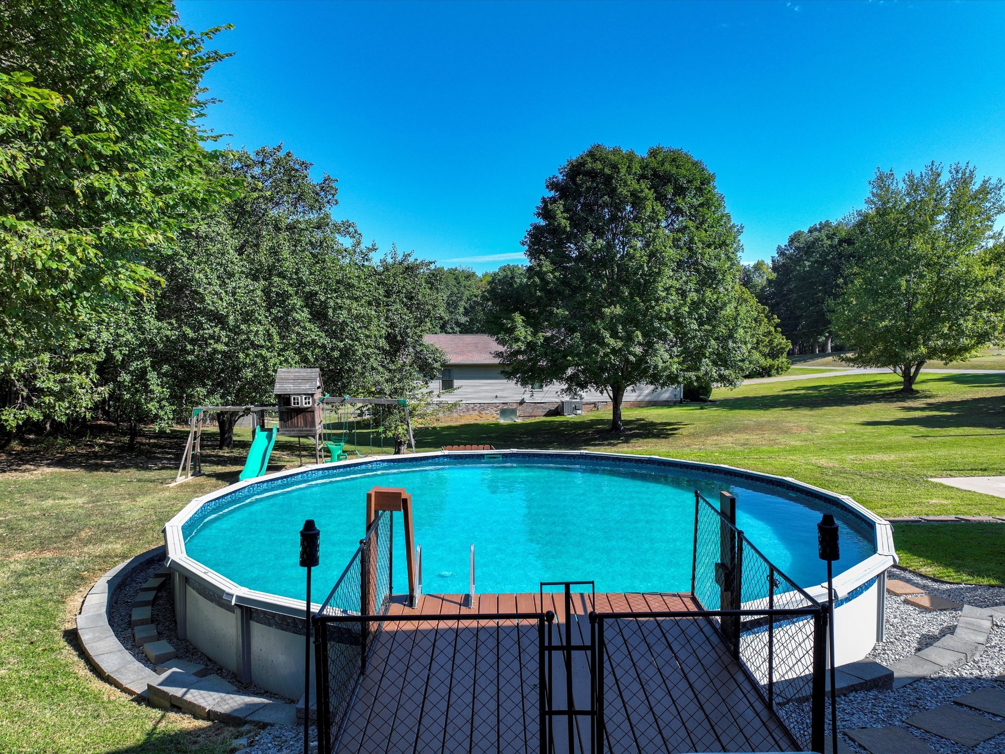 9725 Dogwood Drive Bon Aqua TN 37025