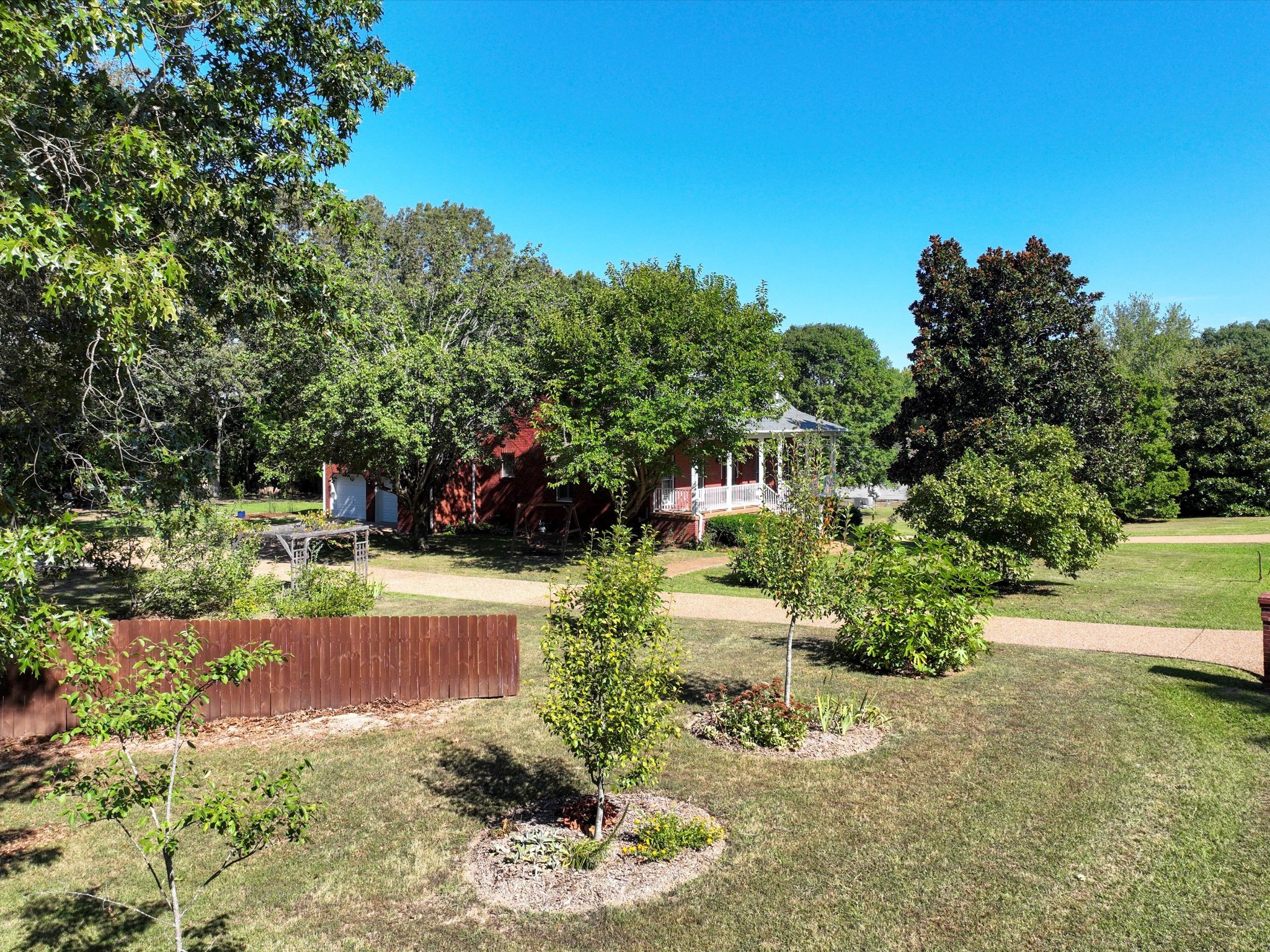 9725 Dogwood Drive Bon Aqua TN 37025