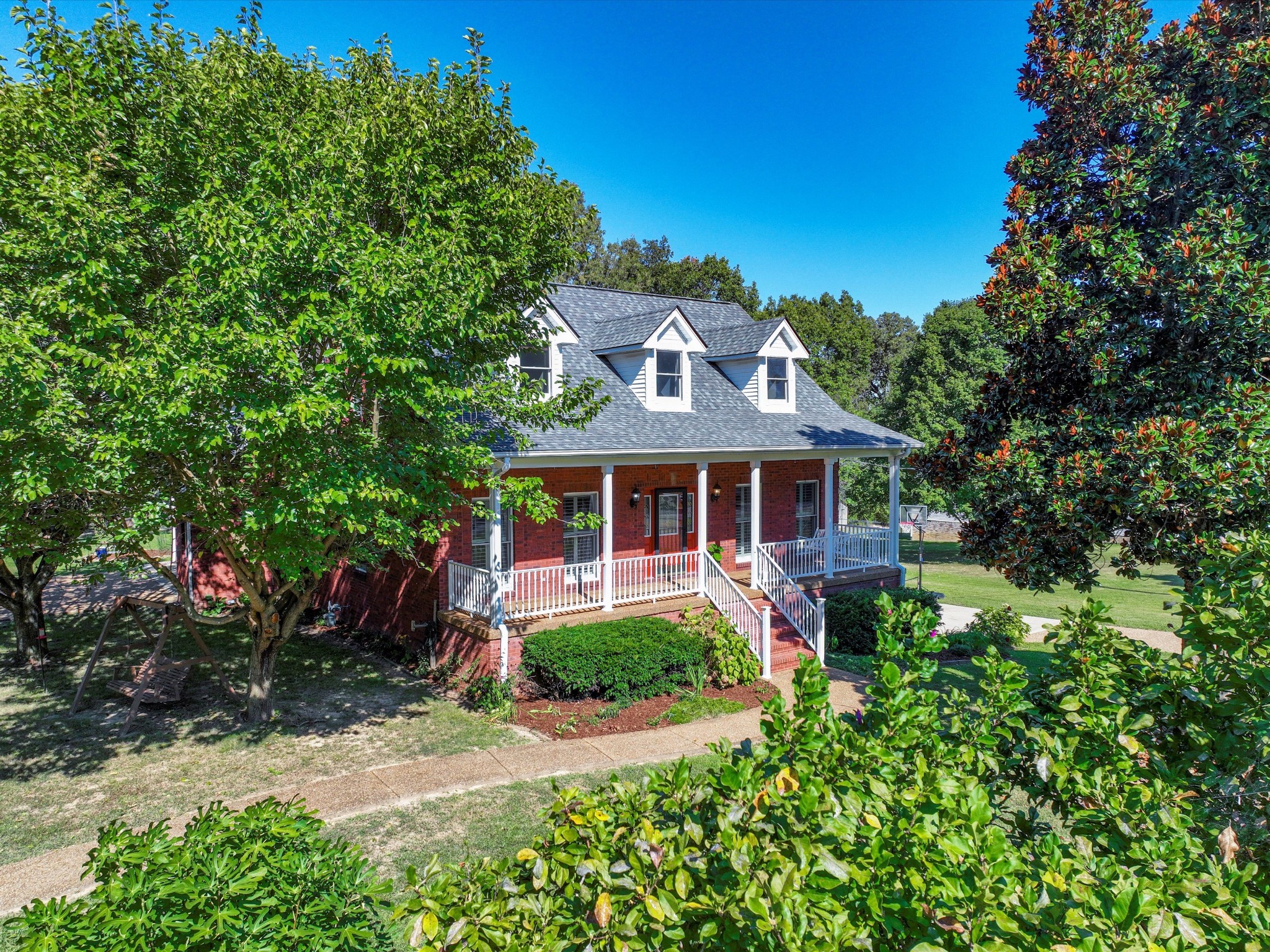 9725 Dogwood Drive Bon Aqua TN 37025