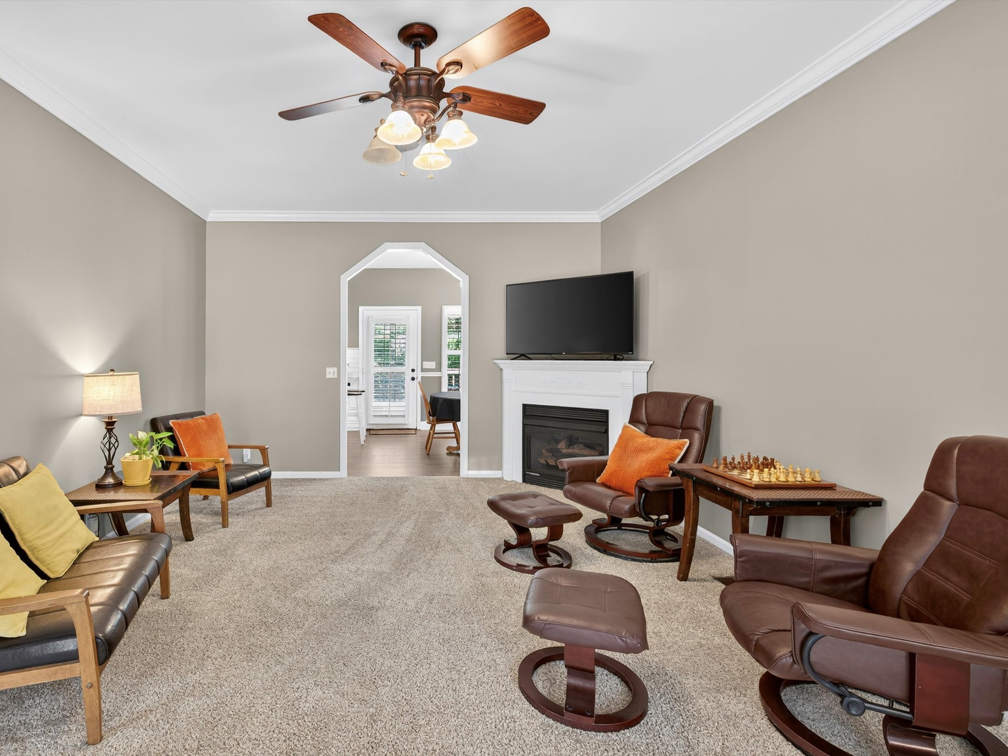 9725 Dogwood Drive Bon Aqua TN 37025