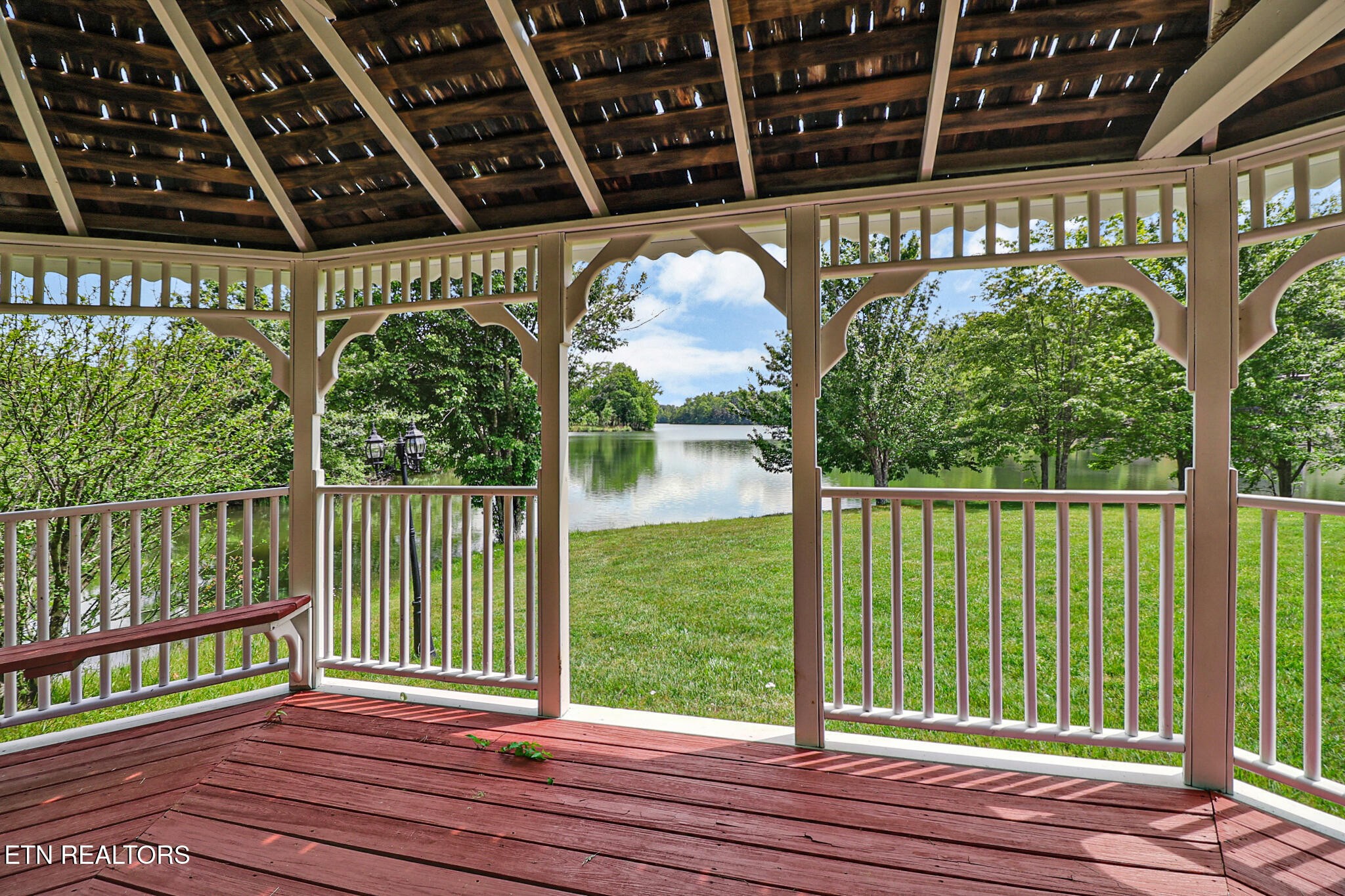 310 Old Stagecoach Place Crossville TN 38571