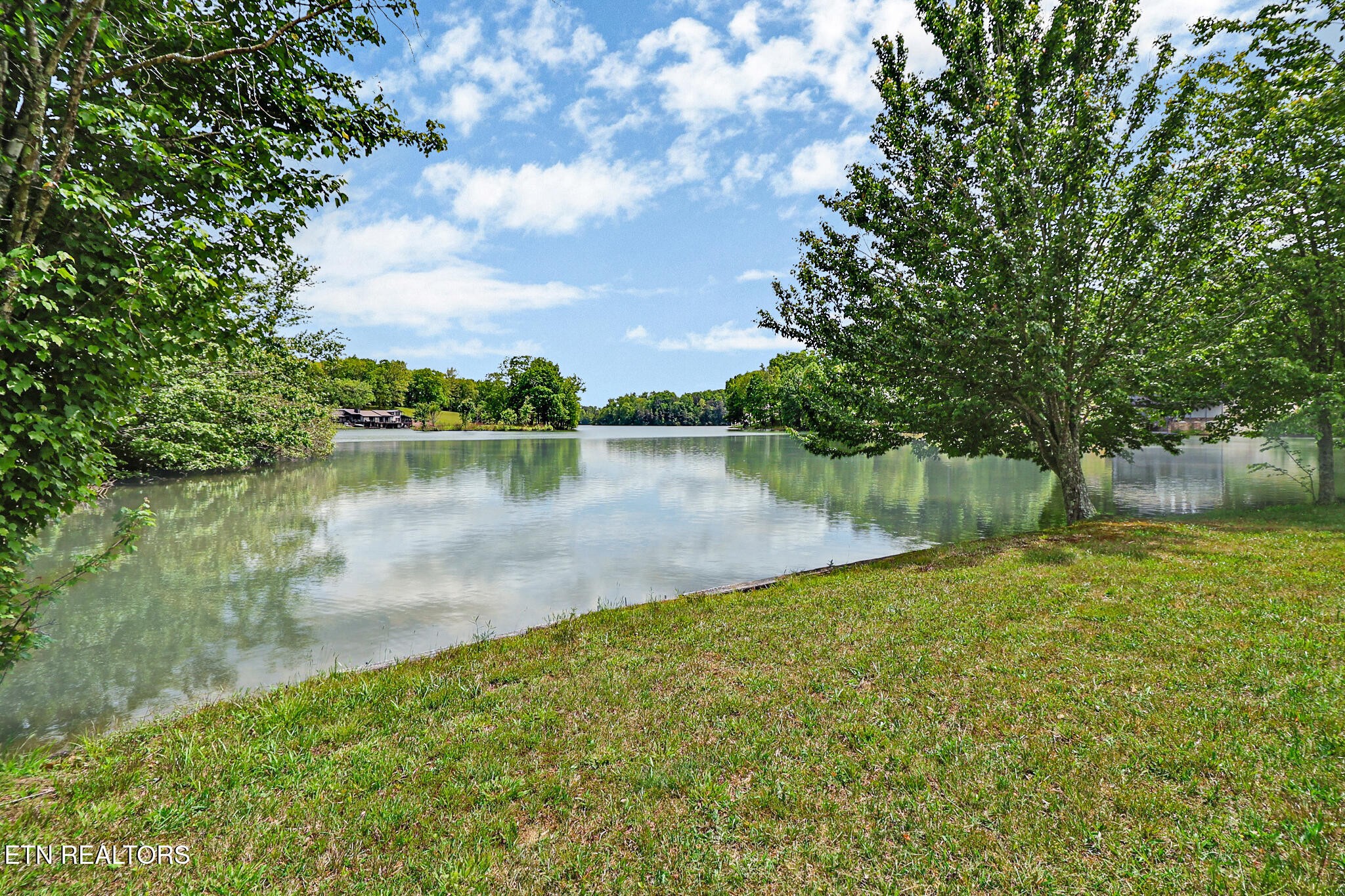 310 Old Stagecoach Place Crossville TN 38571