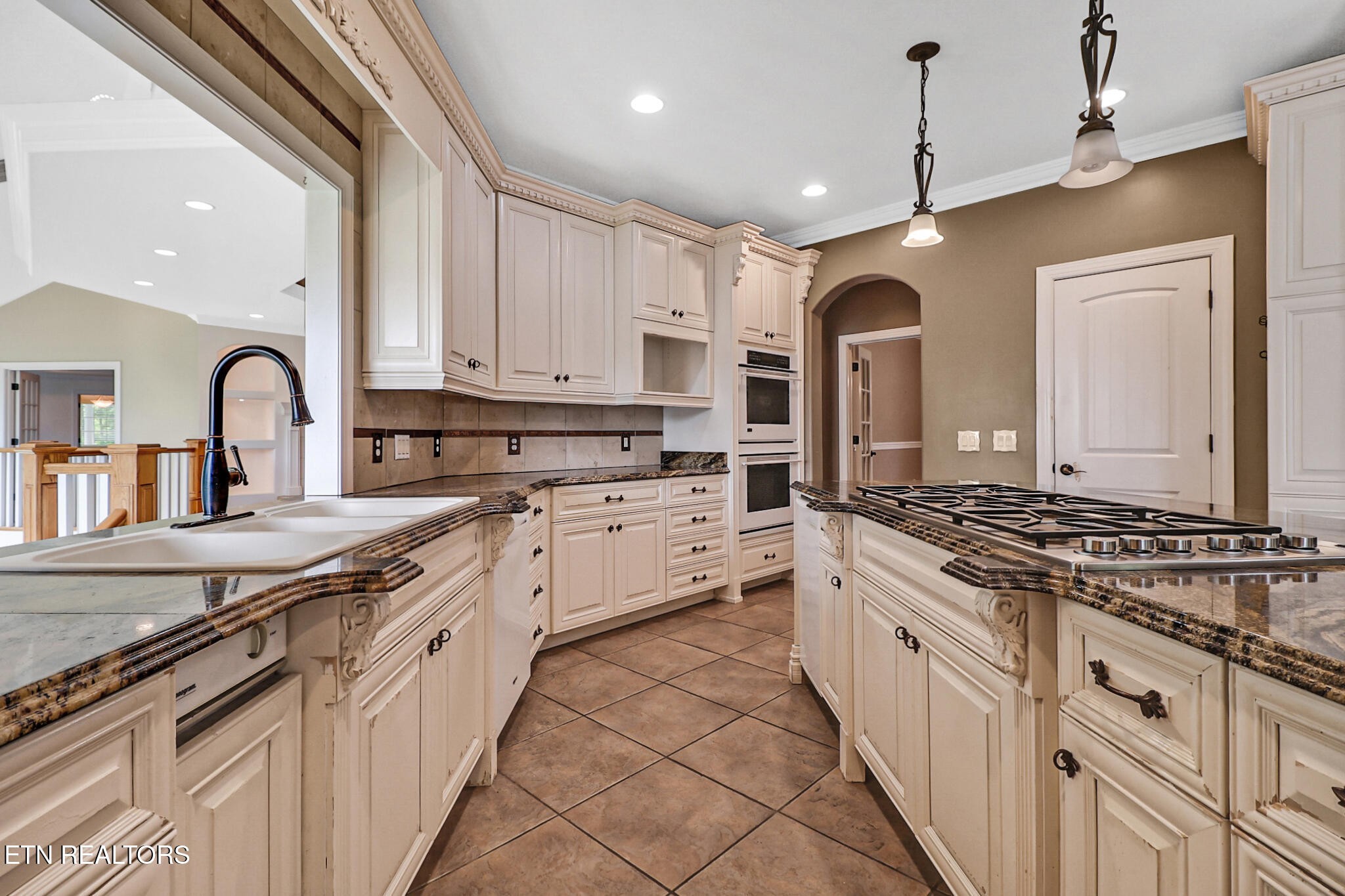 310 Old Stagecoach Place Crossville TN 38571