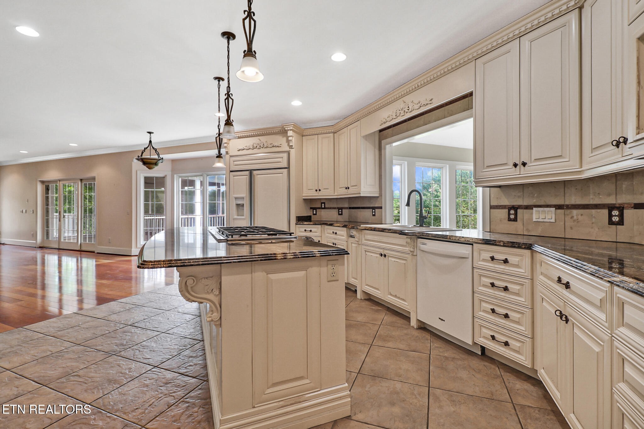 310 Old Stagecoach Place Crossville TN 38571
