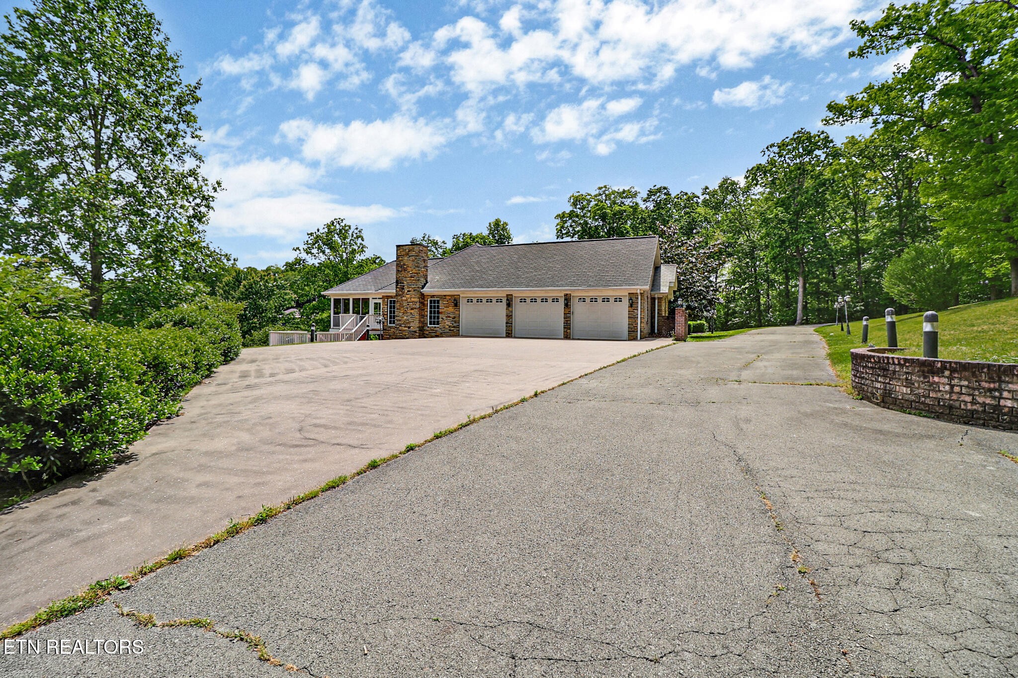310 Old Stagecoach Place Crossville TN 38571