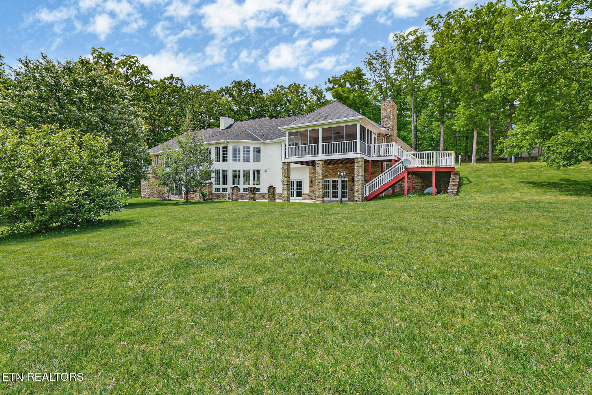 310 Old Stagecoach Place Crossville TN 38571