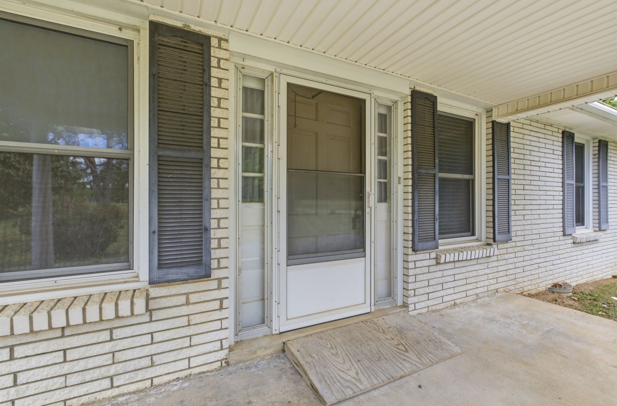 150 Mutt Road White Bluff TN 37187