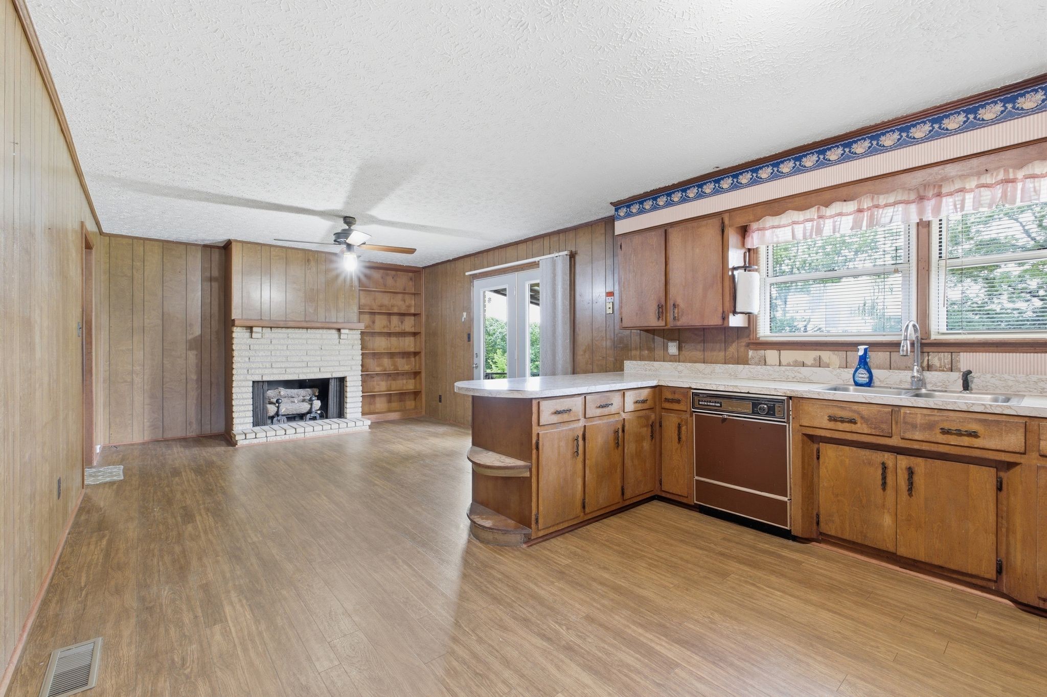 150 Mutt Road White Bluff TN 37187