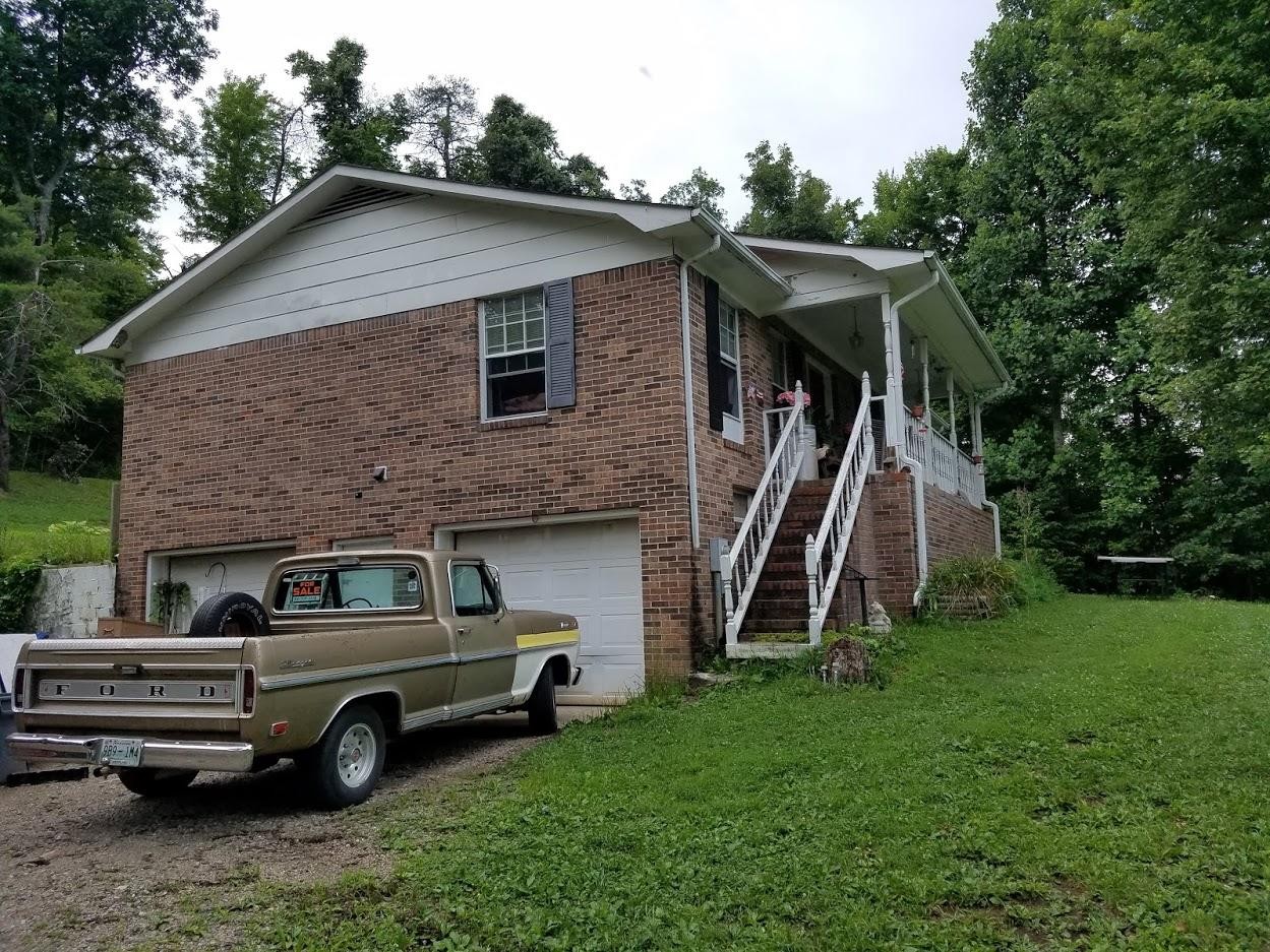 2748 Hillwood Street Monterey TN 38574