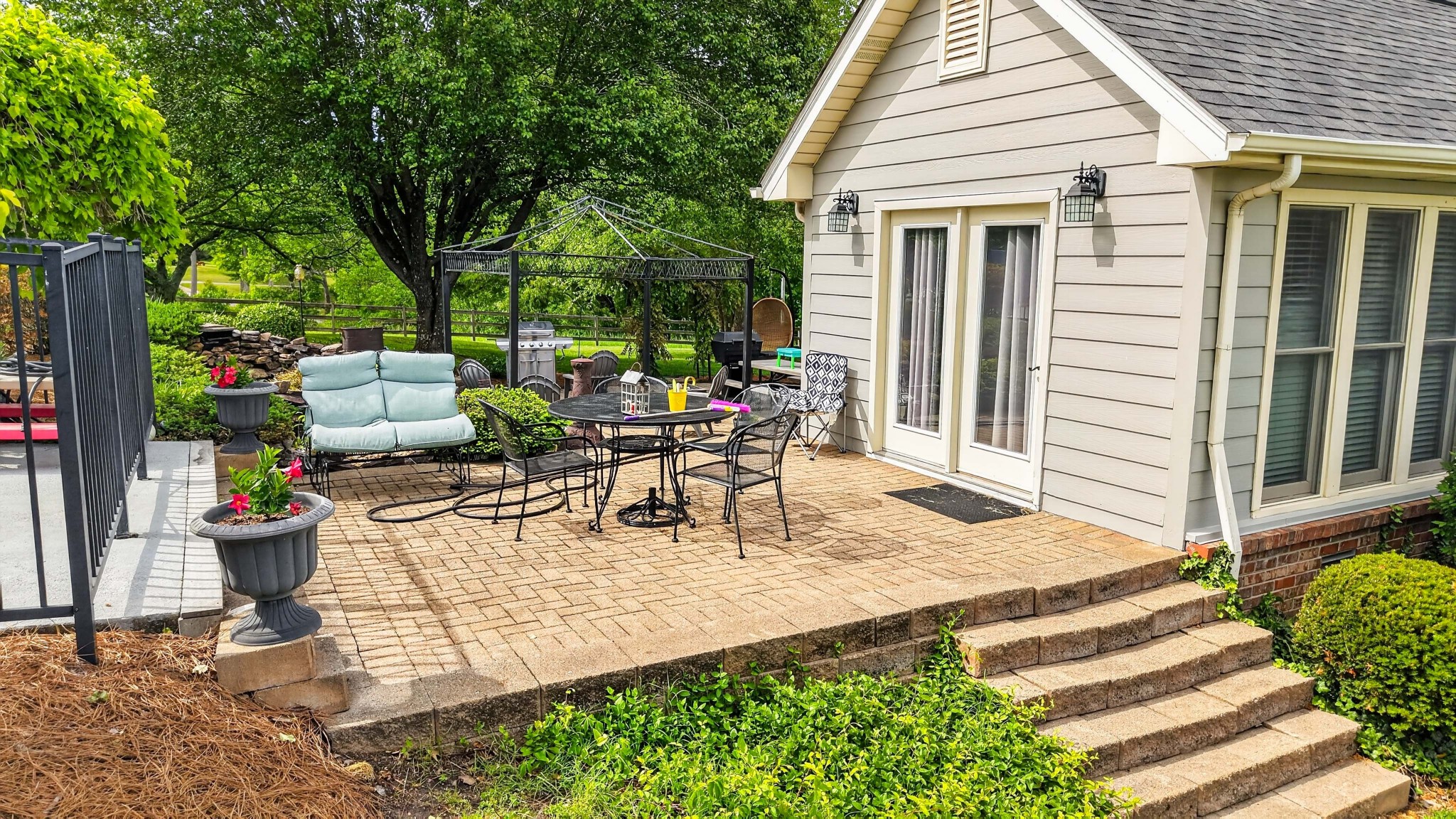 3146 Old Greenbrier Pike Greenbrier TN 37073