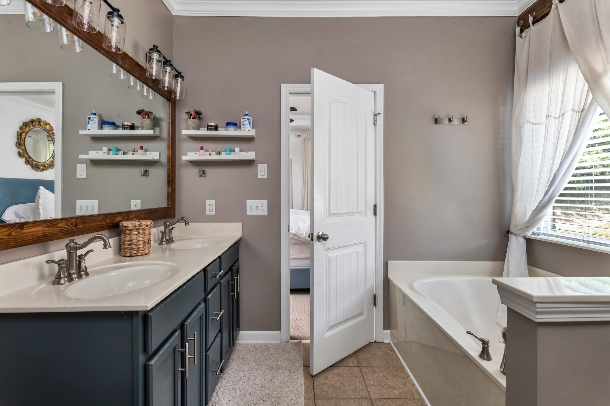 2045 Traemoor Village Drive Nashville TN 37209