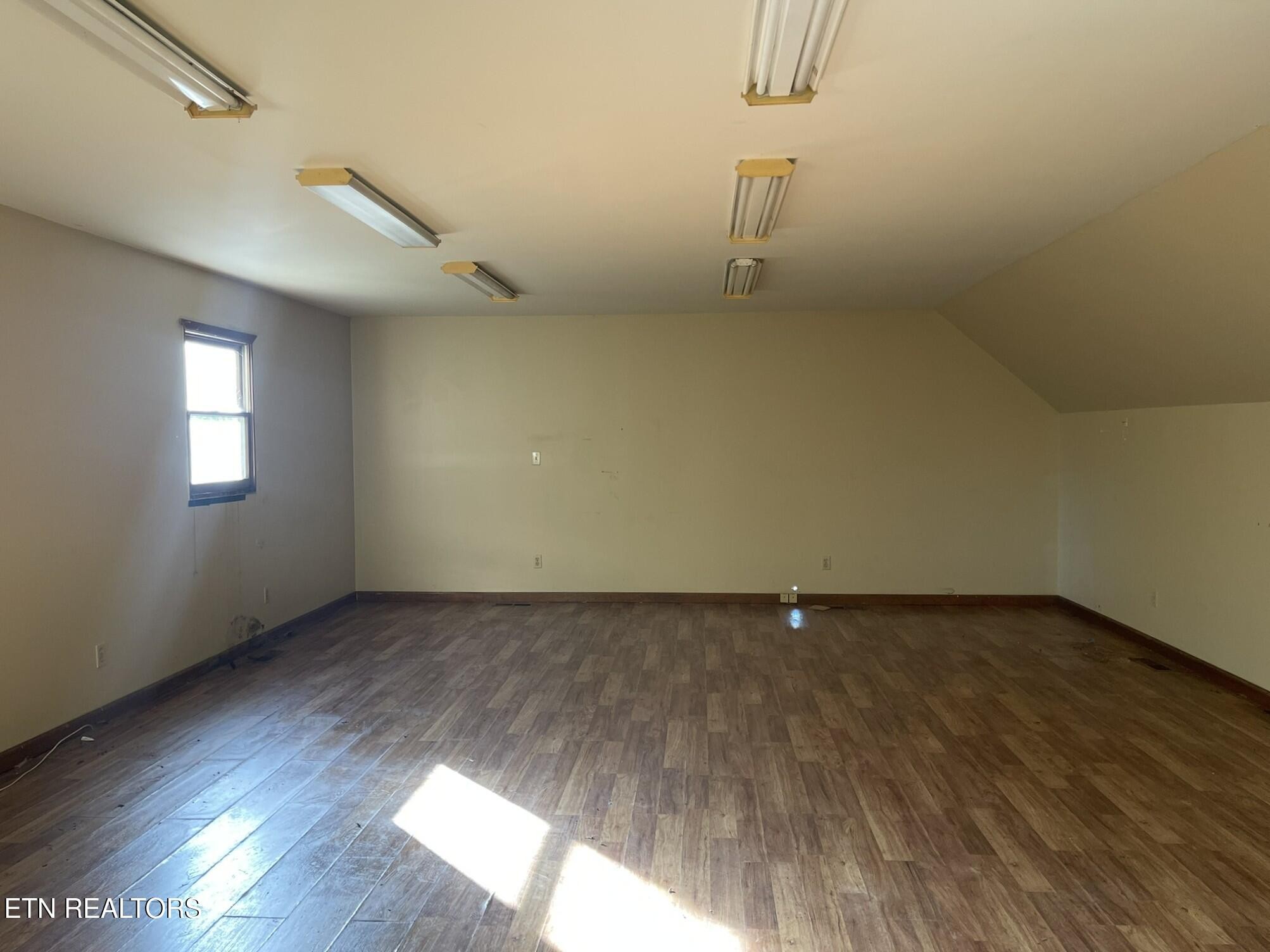 4505 Sing Lane Louisville TN 37777