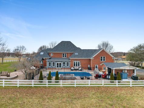 1600 Oakdale Road Westmoreland TN 37186