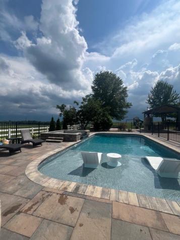 1600 Oakdale Road Westmoreland TN 37186