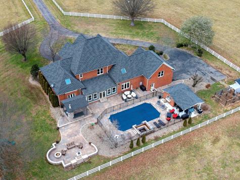 1600 Oakdale Road Westmoreland TN 37186