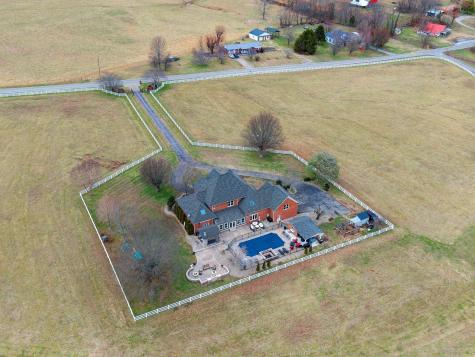 1600 Oakdale Road Westmoreland TN 37186