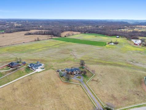 1600 Oakdale Road Westmoreland TN 37186