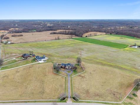 1600 Oakdale Road Westmoreland TN 37186