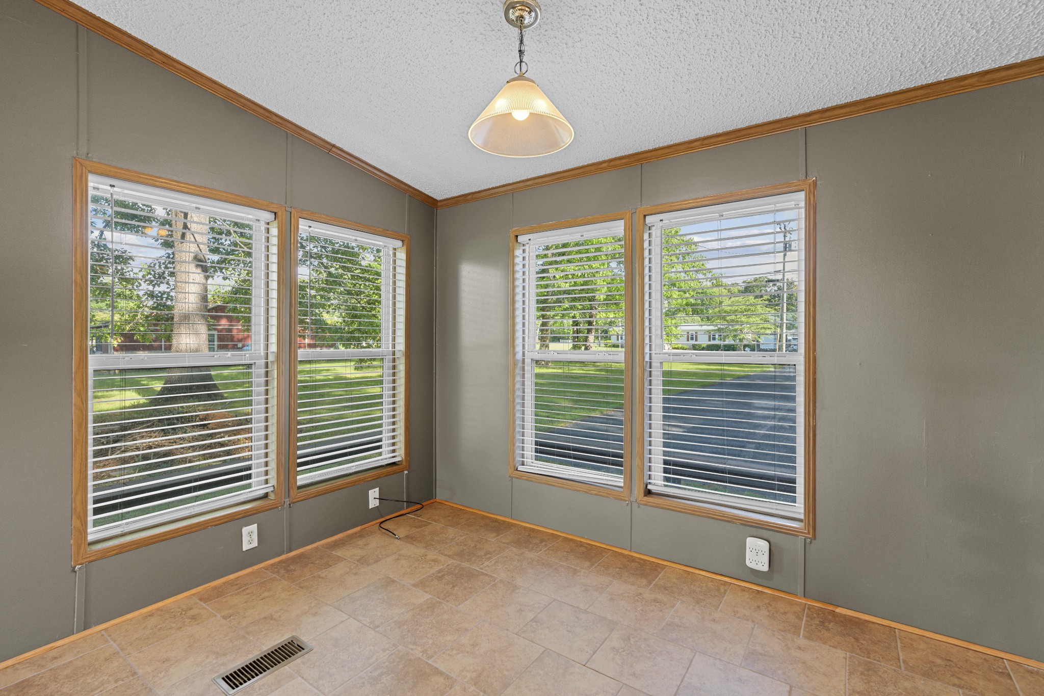 46 Lakeshore Drive Beechgrove TN 37018