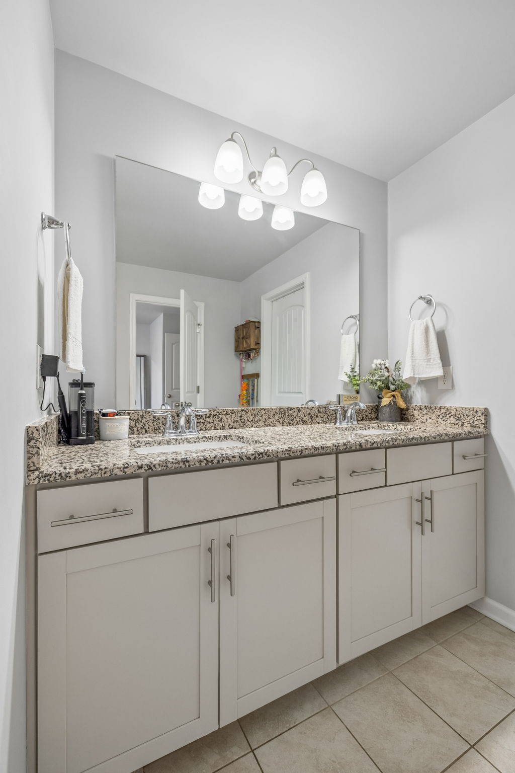 320 Manor Row Pleasant View TN 37146