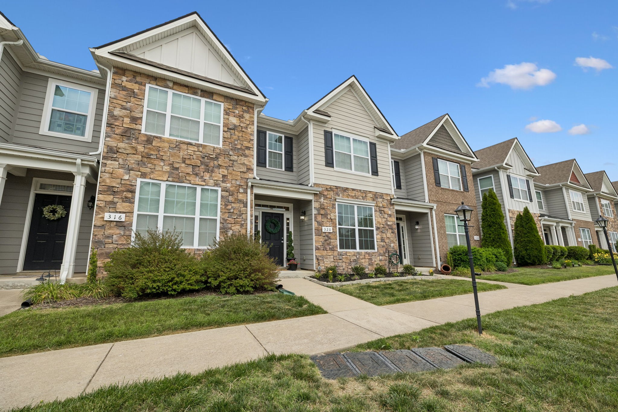 320 Manor Row Pleasant View TN 37146