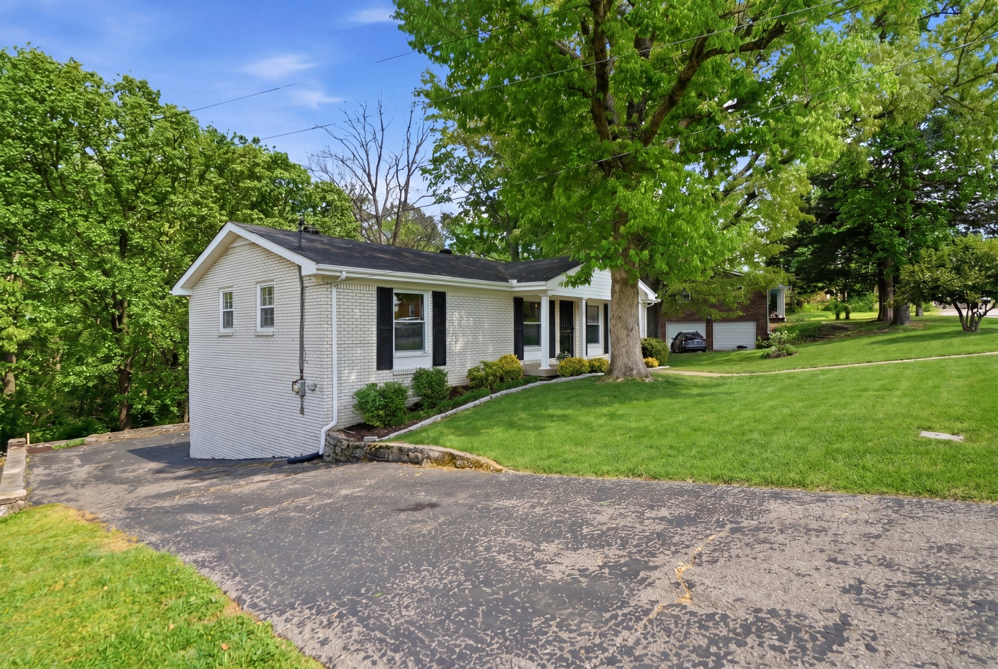 2442 Broadview Drive Nashville TN 37217