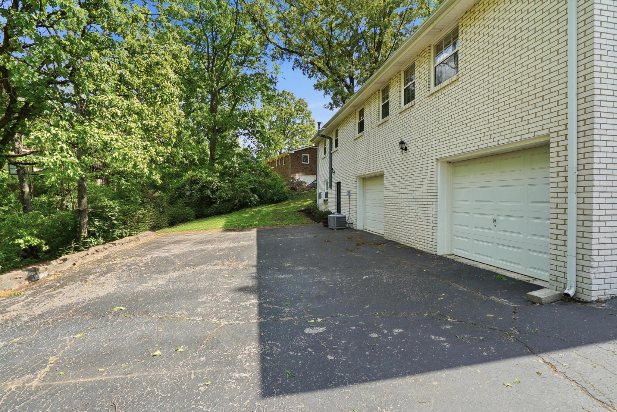2442 Broadview Drive Nashville TN 37217