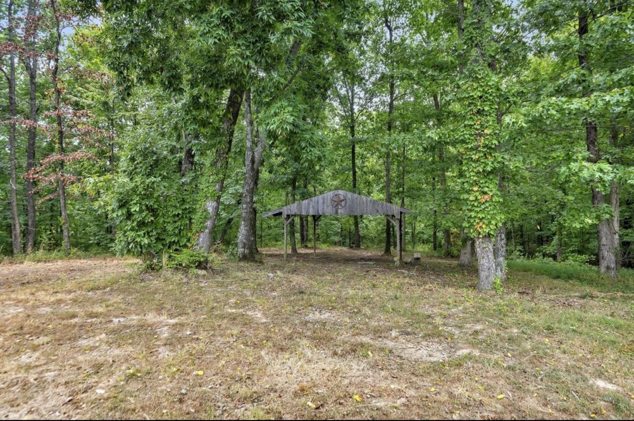 10498 Missionary Ridge Road Bon Aqua TN 37025