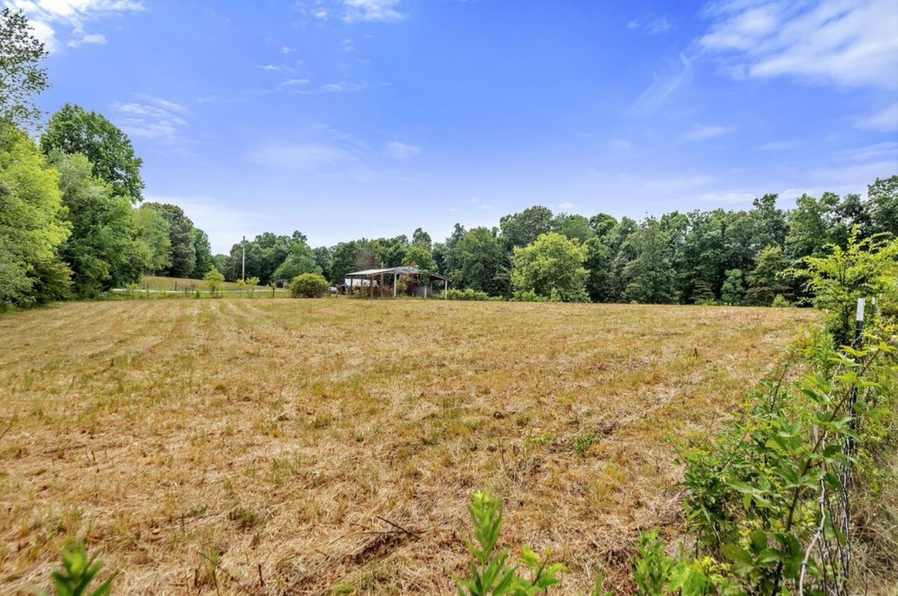 10498 Missionary Ridge Road Bon Aqua TN 37025