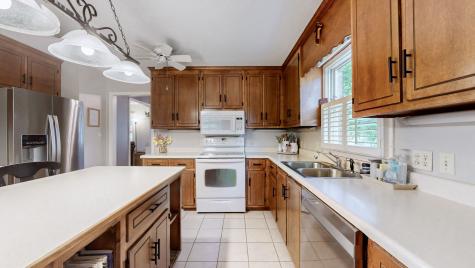 1335 Chippendale Circle Columbia TN 38401