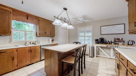 1335 Chippendale Circle Columbia TN 38401