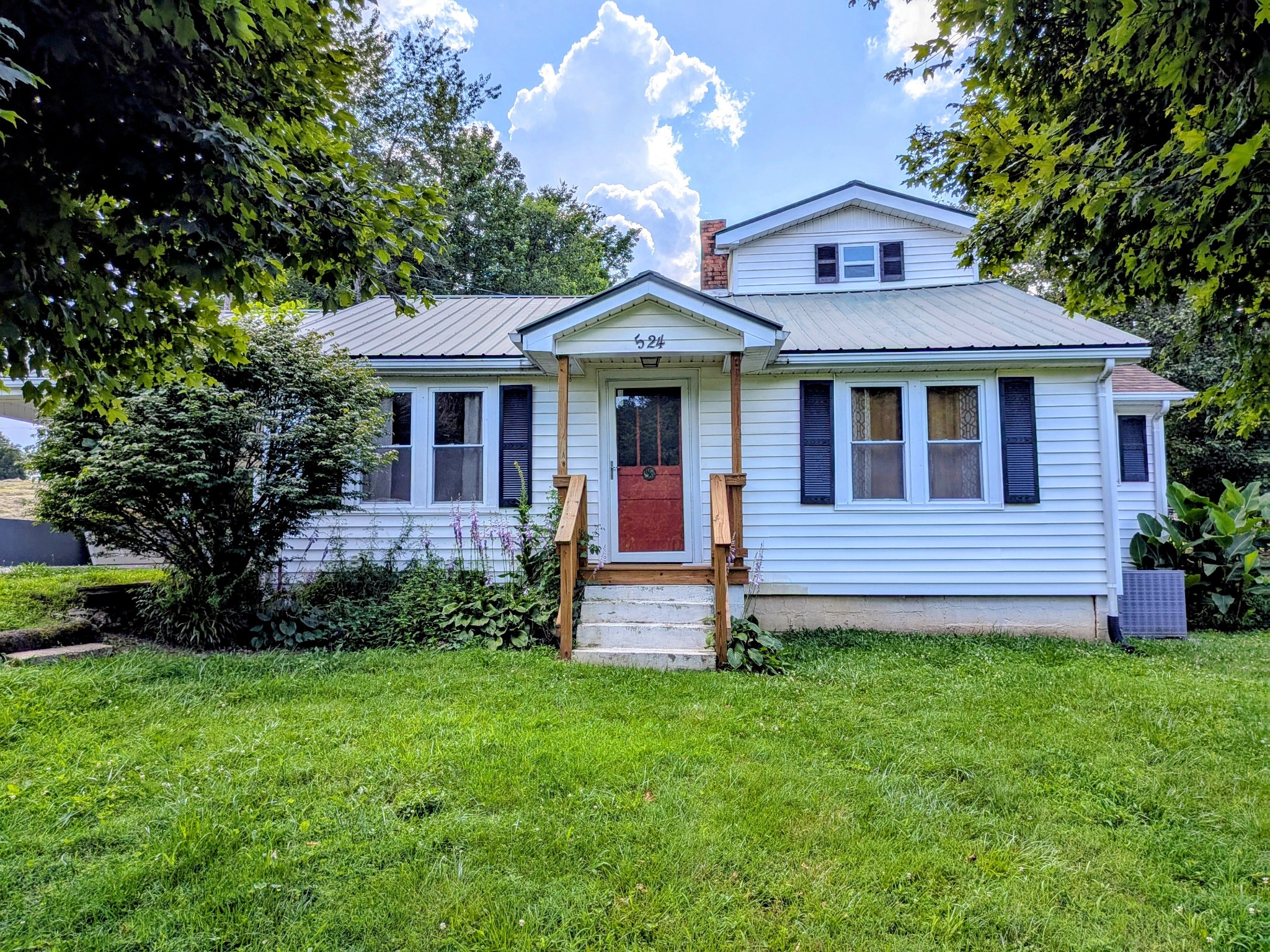 524 Highway 48, S Centerville TN 37033