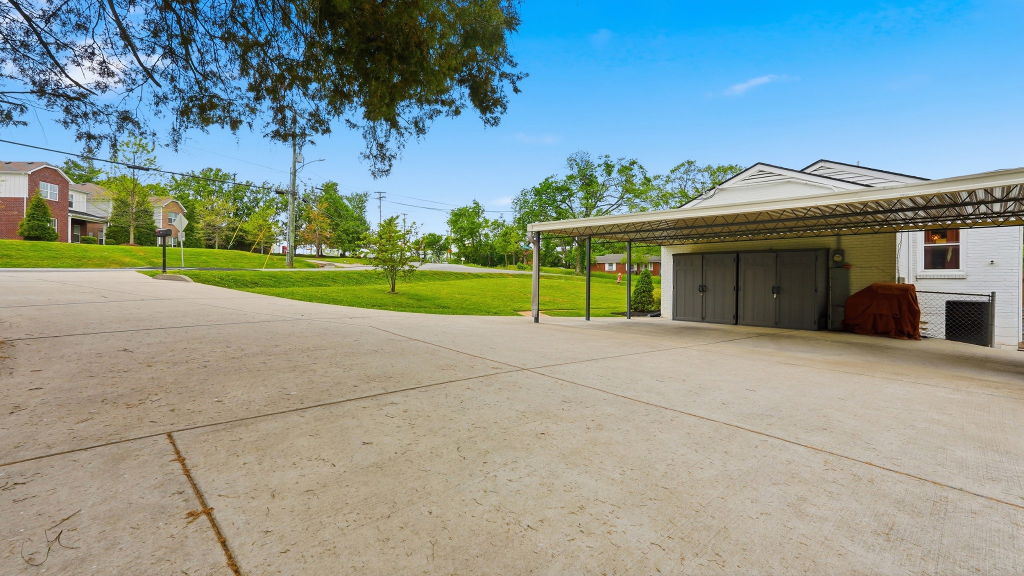 392 Brewer Drive Nashville TN 37211