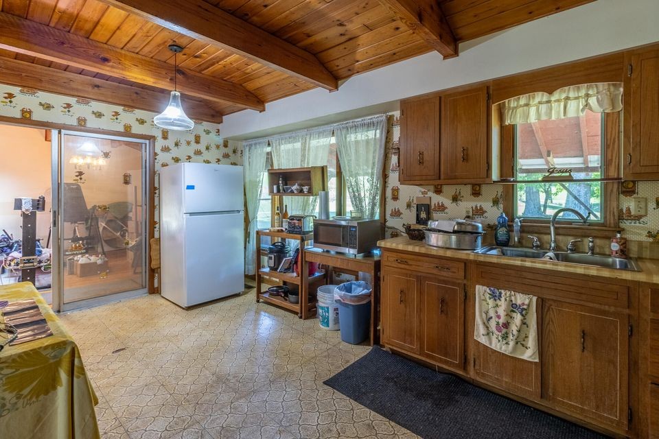 2216 Cove Hill Road Pikeville TN 37367