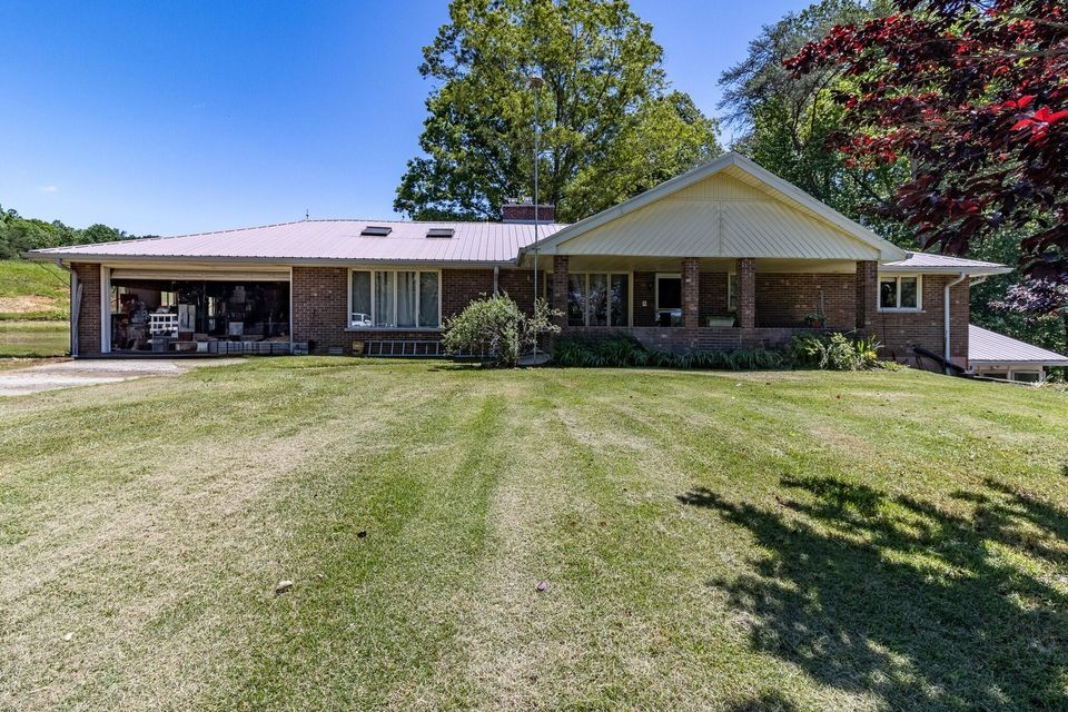 2216 Cove Hill Road Pikeville TN 37367