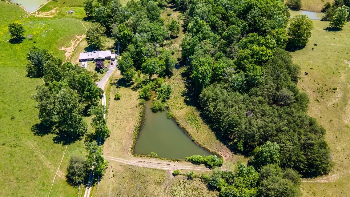 2216 Cove Hill Road Pikeville TN 37367
