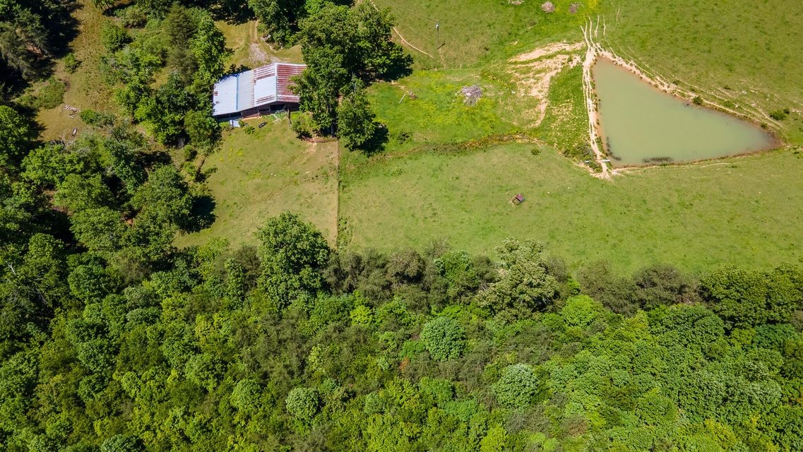 2216 Cove Hill Road Pikeville TN 37367