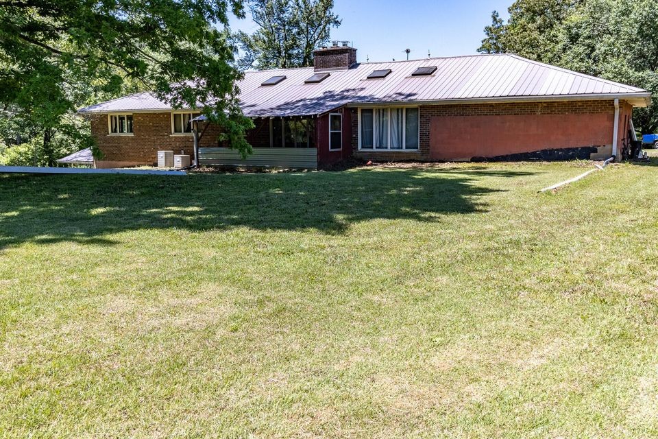 2216 Cove Hill Road Pikeville TN 37367