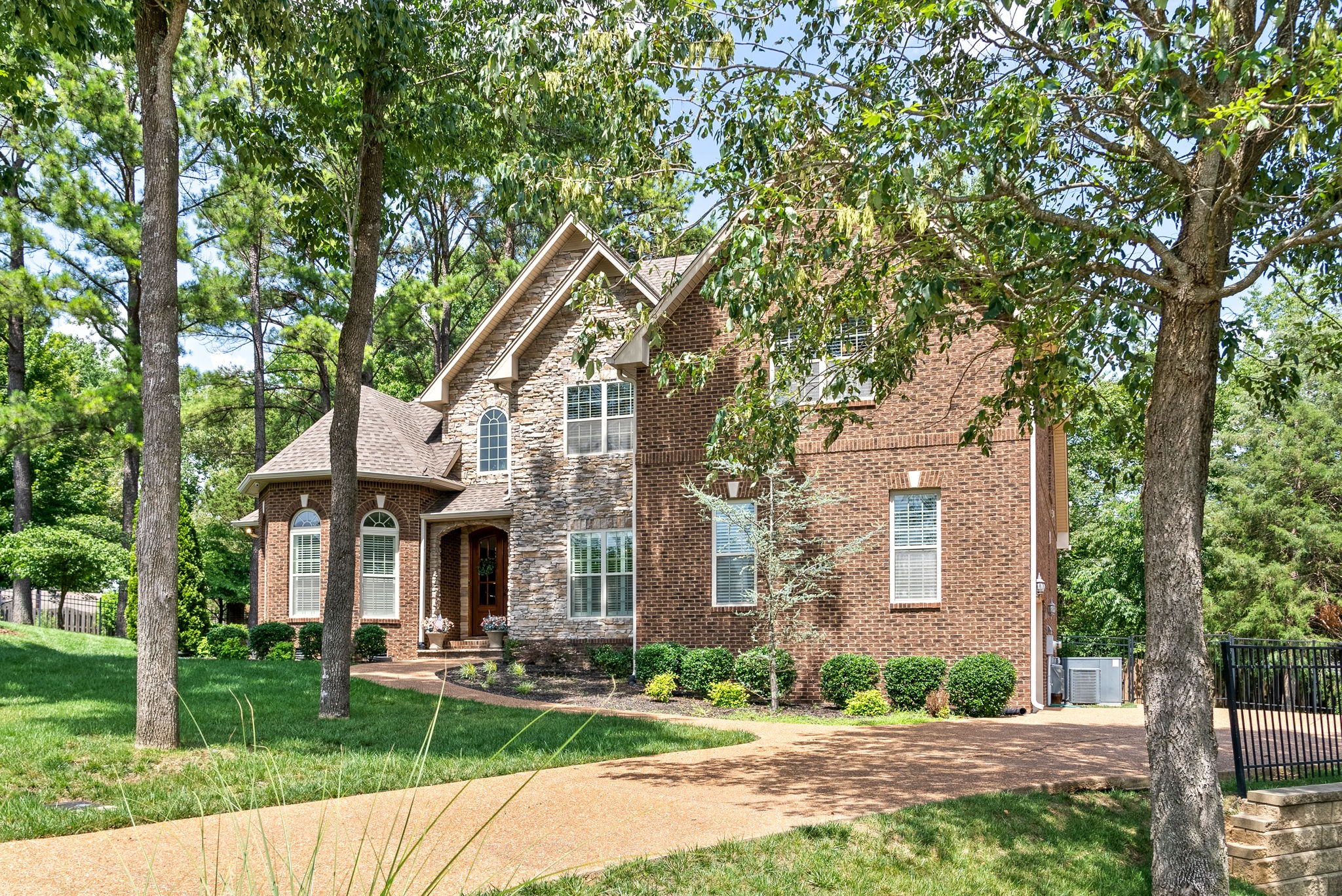 853 Glastonbury Court Clarksville TN 37043
