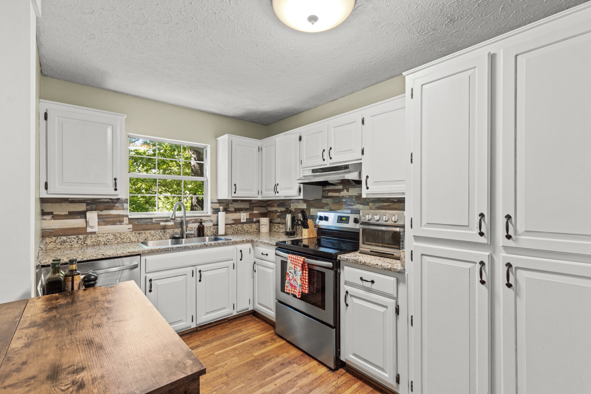 206 Brookwood Drive Burns TN 37029