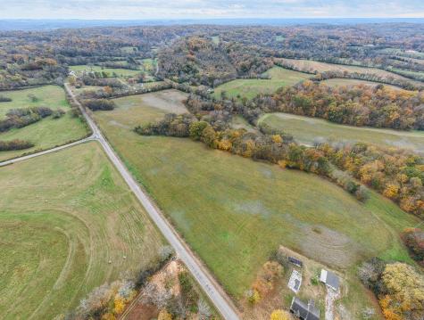 9 Craig Bridge Road Williamsport TN 38487