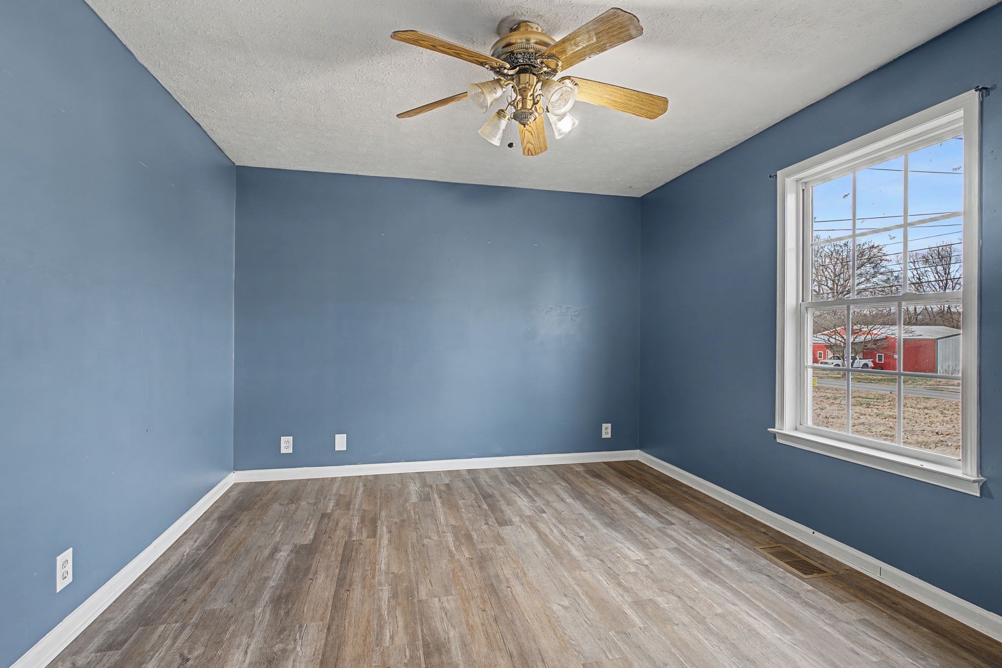 1115 W Church Street Orlinda TN 37141