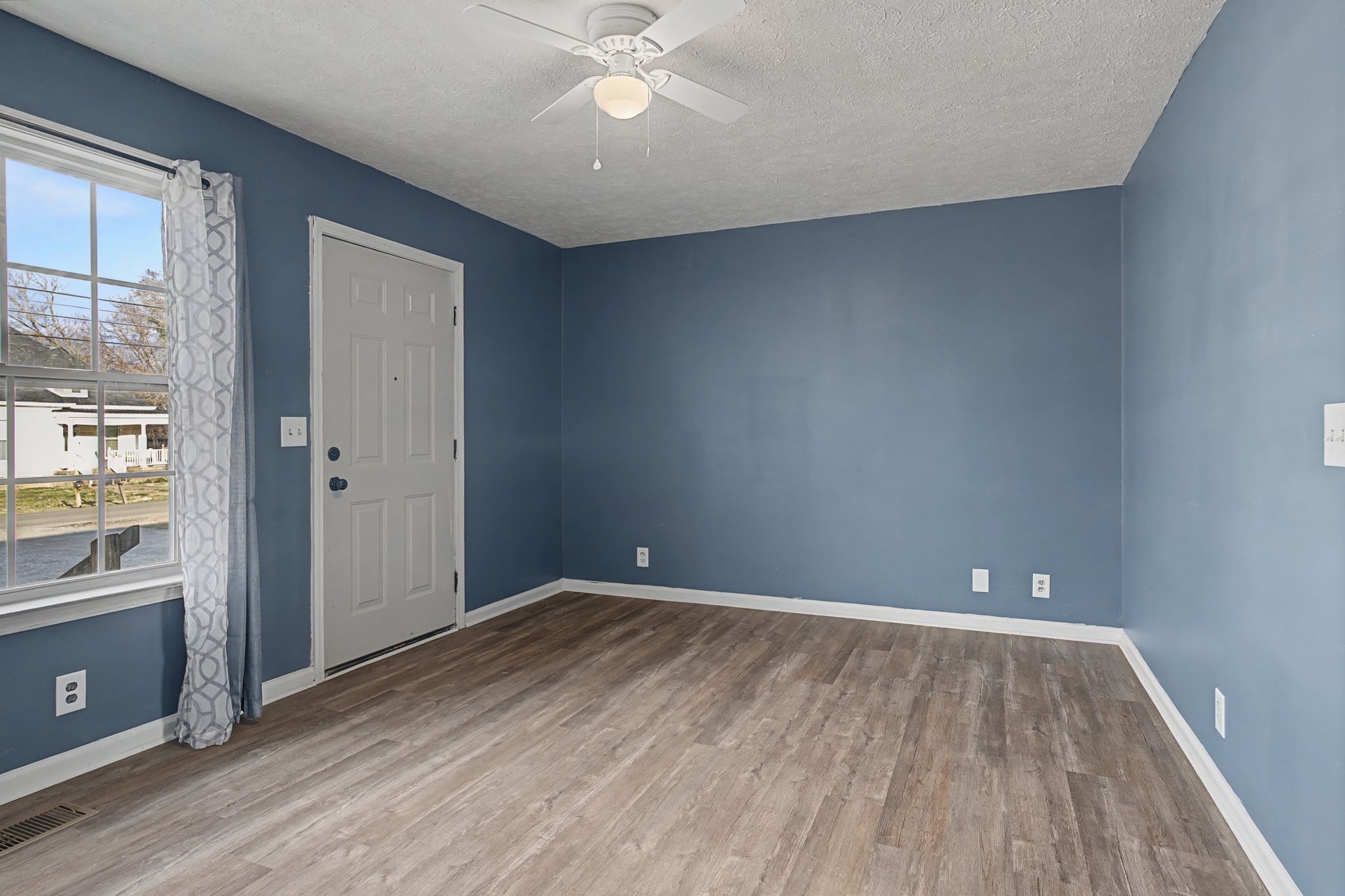 1115 W Church Street Orlinda TN 37141