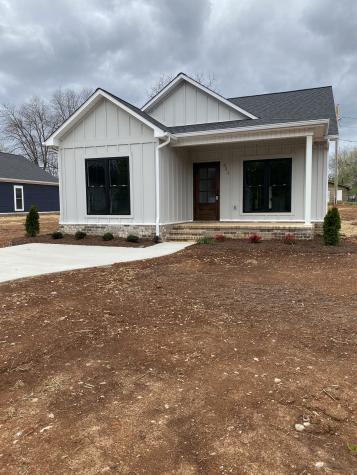 321 First Avenue Lawrenceburg TN 38464