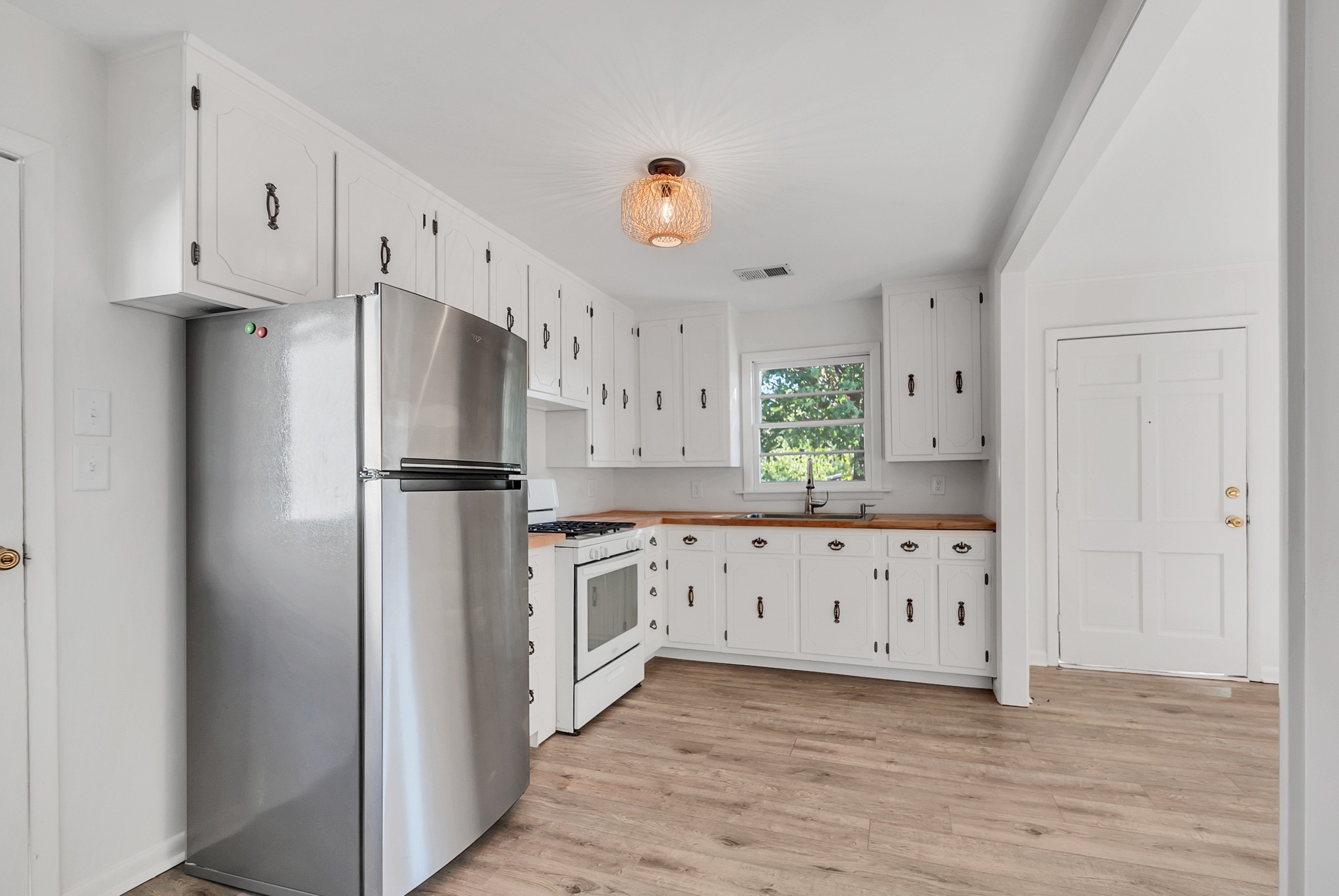 1400 Highland Avenue Columbia TN 38401