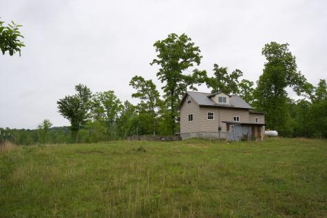 40a Barker Cove Loop Palmer TN 37365