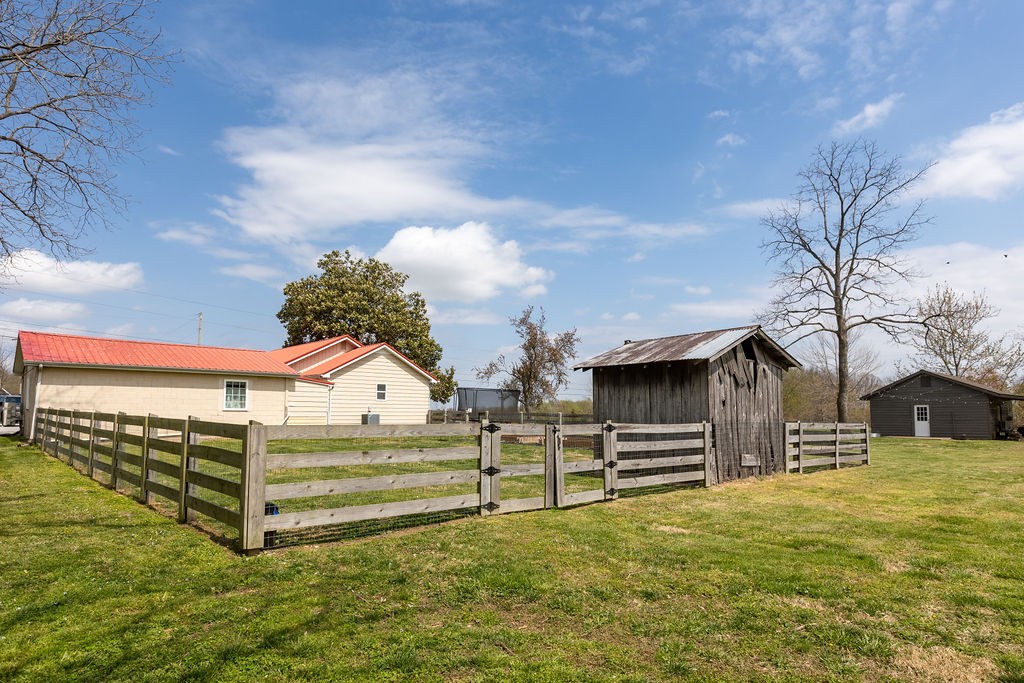 335 N Centerpoint Road Portland TN 37148